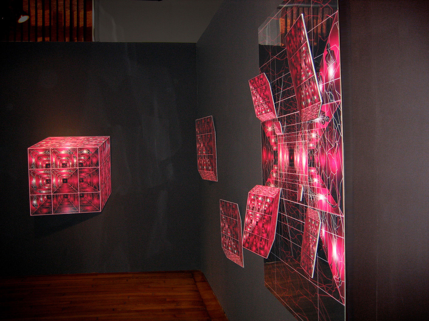 Architecture 2 / Impressions numériques sous plexiglas / Musée d’Évreux, Eure, France / 200x155x40cm  / 2005