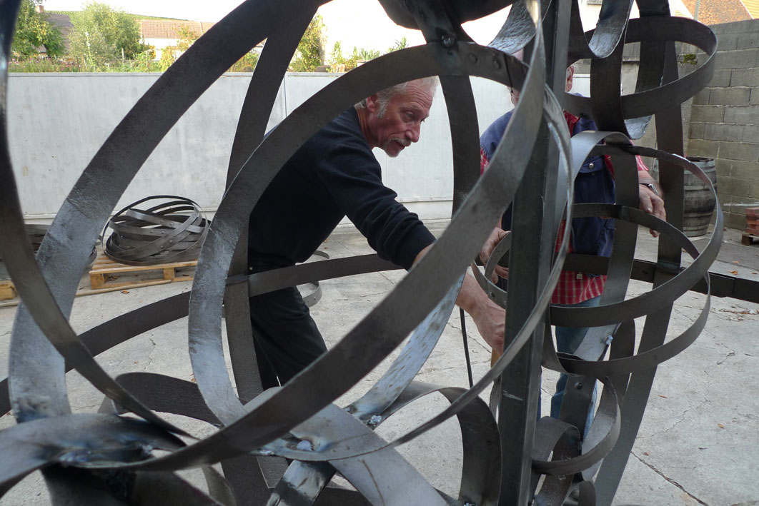 Jean-Claude Meynard / Fabrication de la sculpture World Champagne / Domaine Joël Michel / Octobre 2011